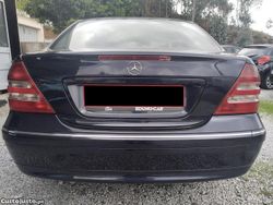 Azul Usado 2001 Mercedes C200 Elegance Sedan | € 4.999 (Preço justo)