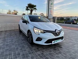 Branco Usado 2023 Renault Clio V Techno | € 18.890 (Preço justo)