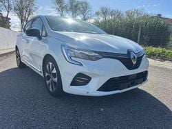 Branco Usado 2023 Renault Clio V Techno | € 16.900 (Bom preço)