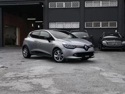 Cinzento Usado 2017 Renault Clio IV LIMITED | € 11.999 (Preço justo)