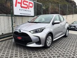 Cinza prata Usado 2022 Toyota Yaris Hybrid Comfort | € 22.990 (Preço elevado)