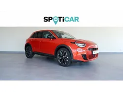Laranja Usado 2024 Fiat 600 La Prima SUV | € 38.900