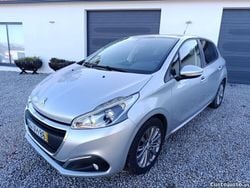 Cinza Usado 2018 Peugeot 208 Citadino | € 8.990 (Bom preço)