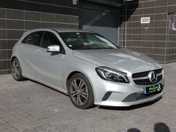 Cinza Usado 2016 Mercedes A180 Style | € 16.490 (Preço justo)