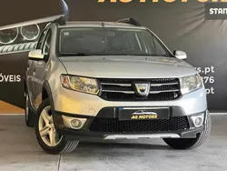 Cinzento Usado 2015 Dacia Sandero Citadino | € 9.990 (Preço justo)