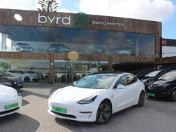 Branco Usado 2020 Tesla Model 3 Sedan | € 25.900 (Preço justo)