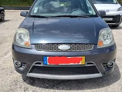 Usado 2007 Ford Fiesta Citadino | € 3.000