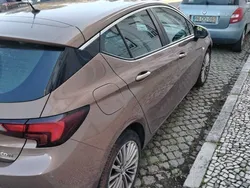Usado 2015 Opel Astra Sedan | € 9.900 (Caro)