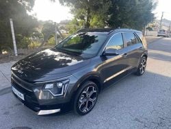 Cinzento Usado 2023 Kia Niro SUV | € 26.990 (Preço justo)