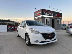 Branco Usado 2015 Peugeot 208 Citadino | € 8.990 (Preço justo)