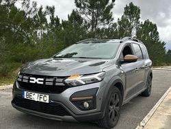 Cinzento Usado 2023 Dacia Jogger Monovolume | € 15.000 (Preço justo)