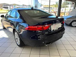 Azul Usado 2017 Jaguar XF Prestige Sedan | € 21.500