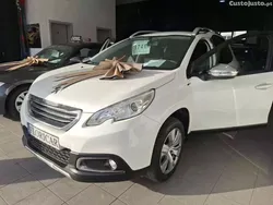 Branco Usado 2015 Peugeot 2008 Style SUV | € 9.740 (Bom preço)