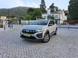Cinzento Usado 2023 Dacia Sandero Citadino | € 17.450 (Preço justo)