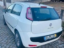 Usado 2011 Fiat Punto Sedan | € 4.900 (Preço justo)