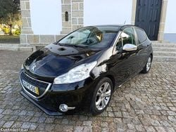 Preto Usado 2015 Peugeot 208 Citadino | € 6.750 (Preço justo)