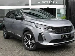 Cinzento Usado 2023 Peugeot 5008 Monovolume | € 30.900 (Bom preço)