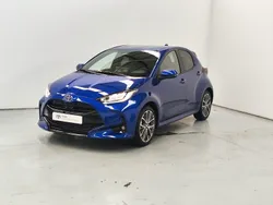 Azul (pintura metalizada) Usado 2024 Toyota Yaris Luxury Sedan | € 27.750 (Preço justo)