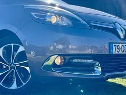 Cinzento Usado 2015 Renault Scénic III Monovolume | € 12.900 (Preço elevado)