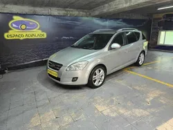 Cinzento (metalizado) Usado 2008 Kia Ceed Sportswagon LX Carrinha | € 5.750 (Preço justo)