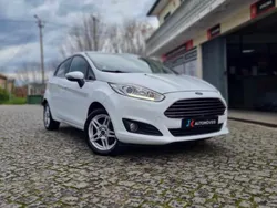 Branco Usado 2013 Ford Fiesta Citadino | € 7.250 (Preço justo)