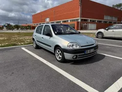 Cinzento Usado 1998 Renault Clio II Citadino | € 1.750