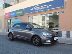 Cinza escuro Usado 2017 Hyundai i20 Classic Citadino | € 11.500 (Preço justo)