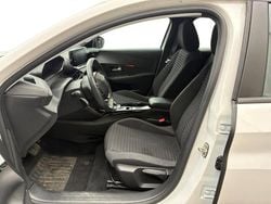 Branco Usado 2022 Peugeot e-208 Active Citadino | € 15.250 (Bom preço)