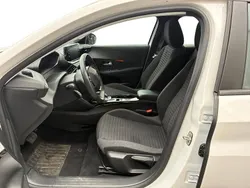 Branco Usado 2022 Peugeot e-208 Active Citadino | € 15.250 (Bom preço)