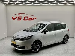 Cinzento Usado 2016 Renault Grand Scénic IV Monovolume | € 14.500 (Preço justo)