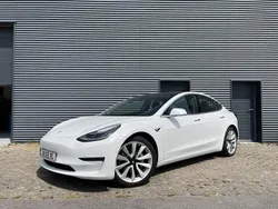 Branco Usado 2019 Tesla Model 3 Sedan | € 27.500 (Preço justo)