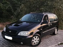 Preto Usado 2002 Kia Carnival EX Monovolume | € 2.950