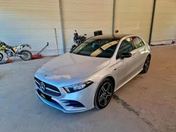 Cinzento Usado 2021 Mercedes A250 AMG line Citadino | € 27.990 (Super Preço)