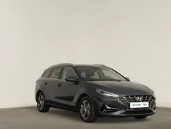 Azul Usado 2024 Hyundai i30 Style Carrinha | € 21.990 (Preço justo)
