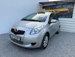 Cinza Usado 2006 Toyota Yaris | € 6.950 (Preço justo)