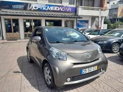 Castanho Usado 2012 Toyota iQ Citadino | € 7.990 (Bom preço)