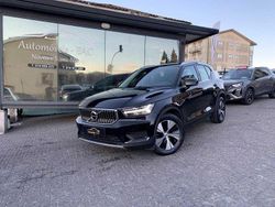 Preto Usado 2021 Volvo XC40 Momentum SUV | € 27.900 (Preço justo)