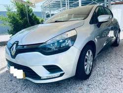Cinzento Usado 2018 Renault Clio IV Dynamique Citadino | € 10.380 (Bom preço)