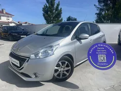 Cinza Usado 2014 Peugeot 208 Access Citadino | € 9.000 (Preço justo)