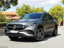 Cinza Usado 2021 Mercedes EQA250 AMG line SUV | € 33.500 (Preço justo)