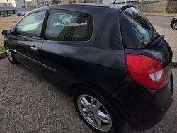 Usado 2007 Renault Clio III | € 2.250