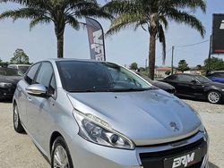 Cinzento Usado 2017 Peugeot 208 Citadino | € 11.990 (Caro)