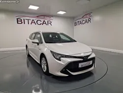 Branco Usado 2021 Toyota Corolla Comfort Carrinha | € 24.950 (Preço justo)