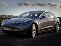 Cinzento Usado 2019 Tesla Model 3 Performance Sedan | € 21.250 (Bom preço)