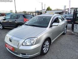Cinza Usado 2003 Toyota Avensis Sedan | € 3.899
