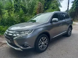 Cinzento Usado 2017 Mitsubishi Outlander SUV | € 18.850 (Preço justo)