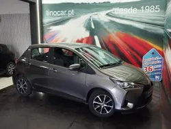 Cinzento Usado 2020 Toyota Yaris | € 14.399 (Preço justo)