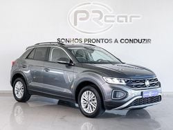 Cinzento Usado 2024 VW T-Roc Life SUV | € 24.900 (Preço justo)