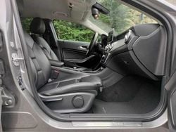 Cinzento Usado 2016 Mercedes GLA180 SUV | € 11.990