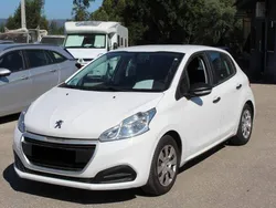 Branco Usado 2018 Peugeot 208 Access Citadino | € 9.800 (Preço justo)